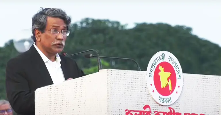 জুলাই সনদ স্বাক্ষর অনুষ্ঠানে ব্ক্তব্য রাখছেন আলী রীয়াজ